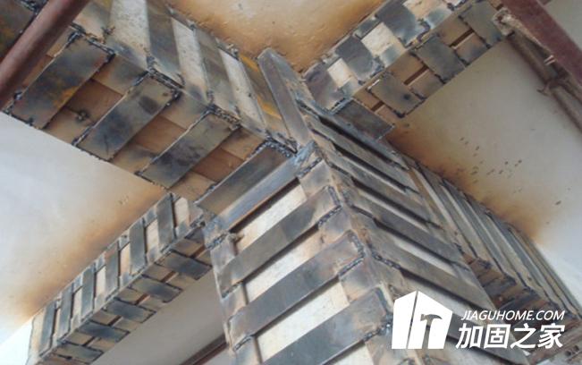 在房屋加固時(shí)，碳纖維加固和粘鋼加固應(yīng)該如何選擇?