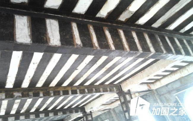 房梁加固時(shí)，為何優(yōu)先使用碳纖維板加固?