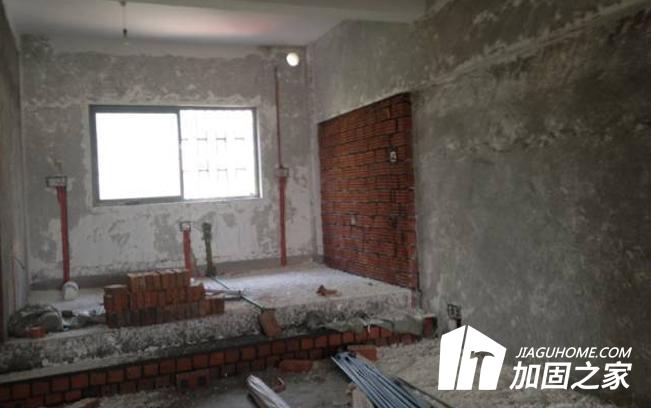 房屋出現(xiàn)裂縫，先做好判斷再施工