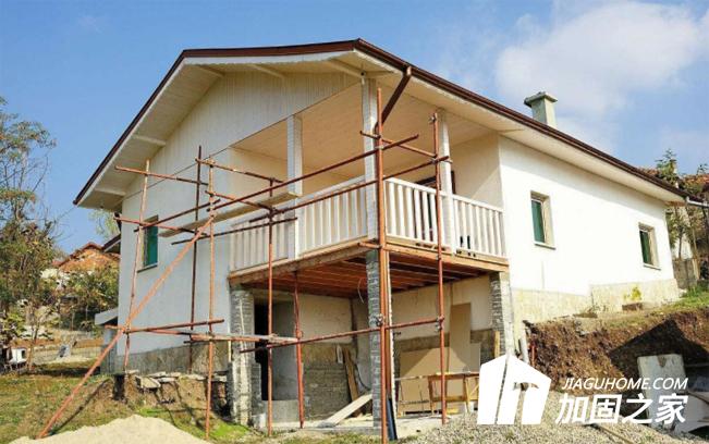 出現(xiàn)什么情況時(shí)，需要對(duì)房屋進(jìn)行檢測(cè)鑒定?