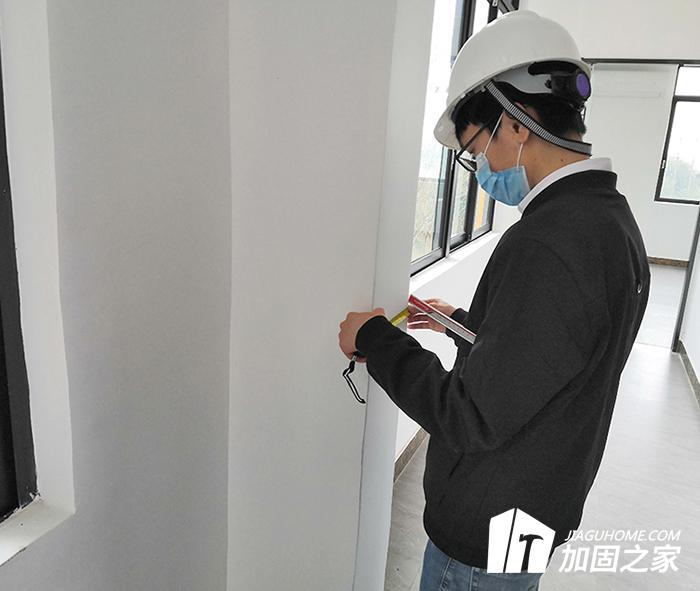 廠房出現(xiàn)裂縫是什么原因引起的？