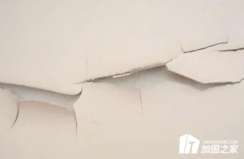 房屋出現(xiàn)裂縫會(huì)導(dǎo)致倒塌嗎？