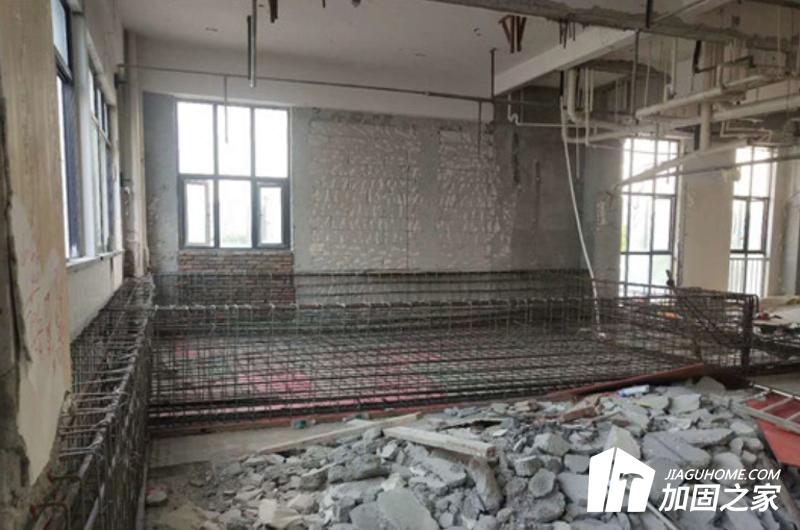 泳池結(jié)構(gòu)加固需要考慮哪些問題?