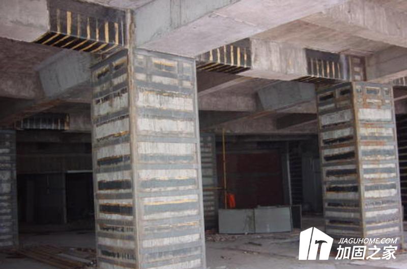 粘鋼加固的施工簡(jiǎn)單嗎?