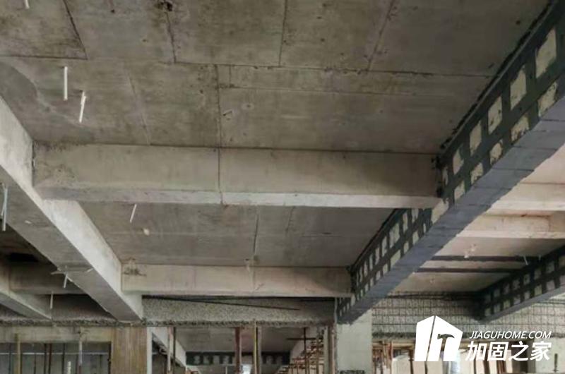 粘鋼加固有哪些優(yōu)缺點(diǎn)?