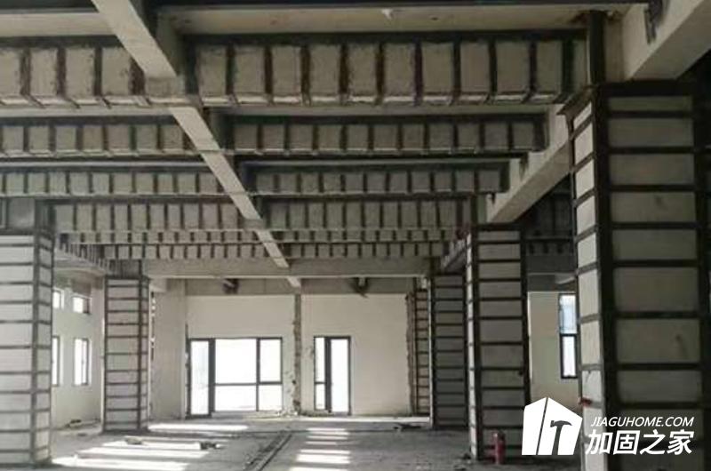 在建筑加固施工時(shí)，如何保證全程安全施工?